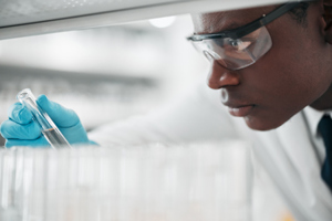 GettyImages-1695276785 lab, vial, research