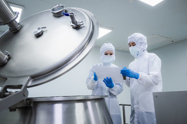 pharm-factory-workers-GettyImages-2276197318 pharm-factory-workers-GettyImages-2276197318