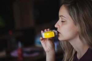 GettyImages-1266602356-Powder Inhaler Patient