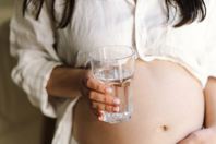pregnant_water-Getty-2207189112