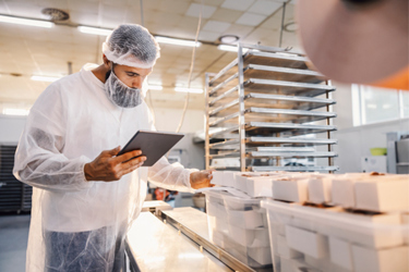 GettyImages-1369943996-food factory-inspection
