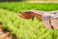 GettyImages-1365695094 water in hands