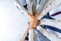 Hands in circle (002)