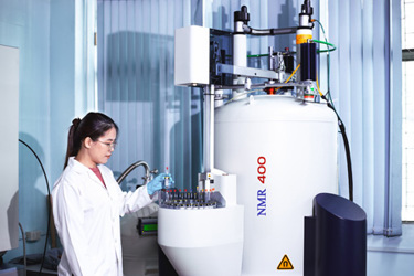 Nuclear Magnetic Resonance Spectroscopy NMR-GettyImages-2160261317