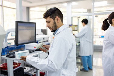 cdmo-next-gen-manufacturing-GettyImages-1938554520