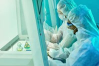 GettyImages-942261680-contamination-control-biotech-lab