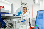 GettyImages-1206035004-spectroscopy-lab