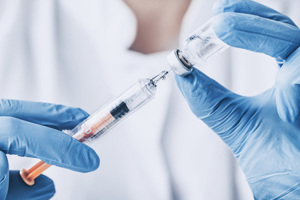 injecting vaccine vaccination-GettyImages-665515600