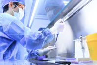 iStock-861606270-scientist-lab-DNA