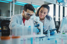 Safety And Pharmacovigilance In-House Services GettyImages-1346675604 clinical lab research