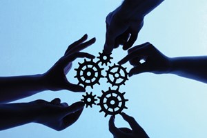 Five Strategies For Maximum Productivity In Smart Field Devices 450_300_cogs-gears-hands