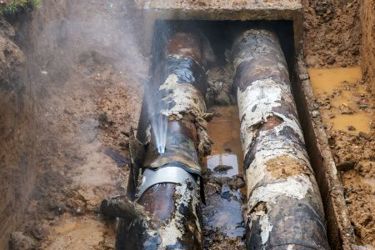 GettyImages-2278813037 water loss water leak pipe burst GettyImages-2278813037 water loss water leak pipe burst