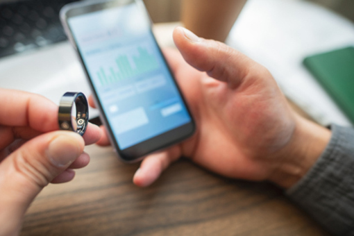 Man with smart ring-GettyImages-2218451704
