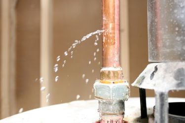 GettyImages-157376761 water leak
